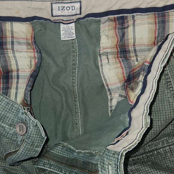 IZOD quality long Cargo shorts, Green checked in size 38 - Picture 5 of 16